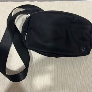 Lululemon fanny pack